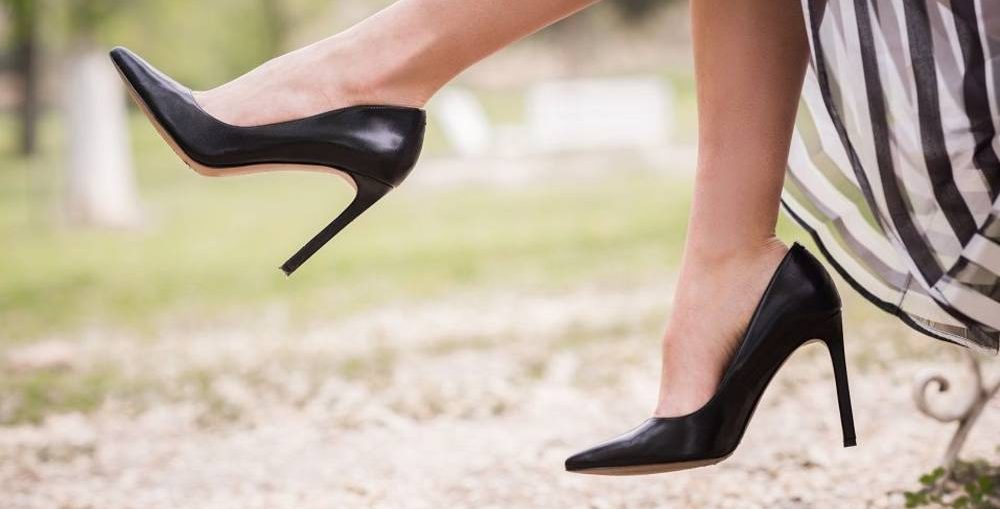 Tips That'll Make Walking in Heels Easier